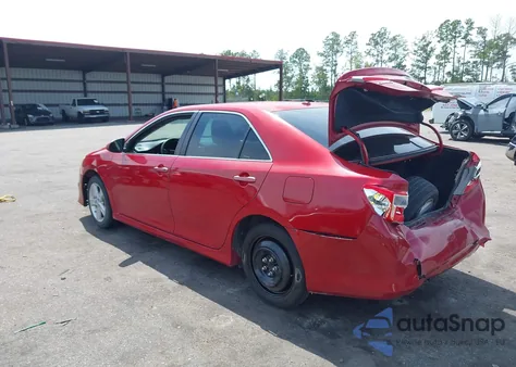 2014 Toyota Camry Se z USA, uszkodzony, nr VIN 4T1BF1FK0EU759006